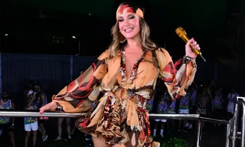 
				
					Carnatal 2024: Claudia Leitte aposta em look inusitado em estreia
				
				