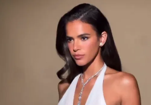 
				
					Carnaval 2025: Bruna Marquezine frustra foliões e aparece no Oscar
				
				