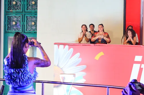 
				
					Carnaval 2025: Ludmilla emociona ao fazer homenagem a Preta Gil
				
				