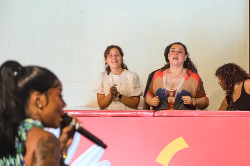 
				
					Carnaval 2025: Ludmilla emociona ao fazer homenagem a Preta Gil
				
				