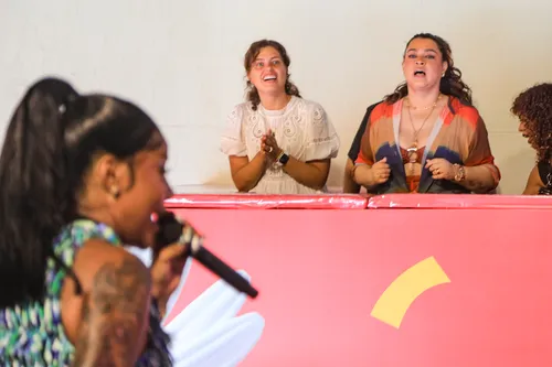 
				
					Carnaval 2025: Ludmilla emociona ao fazer homenagem a Preta Gil
				
				