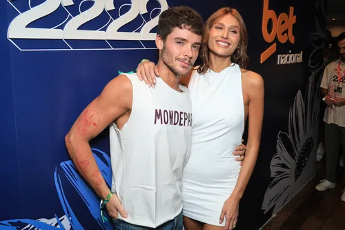 
				
					Carnaval 2025: Sasha Meneghel surge com marido em Salvador
				
				