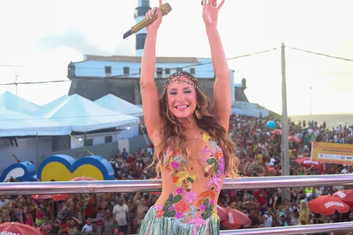 
				
					Carnaval 2025: Claudia Leitte comanda Camarote Harém nesta segunda
				
				