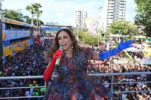 
				
					Carnaval: Tony Salles se desculpa com Daniela Mercury após polêmica
				
				