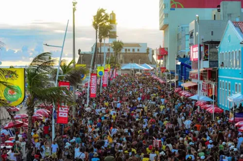 
				
					Carnaval de Salvador será de céu nublado com chuvas; confira previsão
				
				