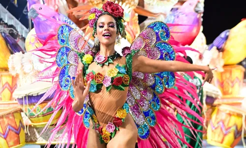 
					Ex-BBB Alane ironiza peso de fantasia e web vê indireta para Virginia
				
				