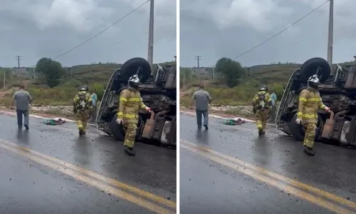 
				
					Carreta com leite tomba e mata homem em Teixeira de Freitas
				
				