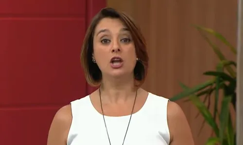 
				
					Cátia Fonseca expõe desgaste na Band e explica pedido de demissão
				
				