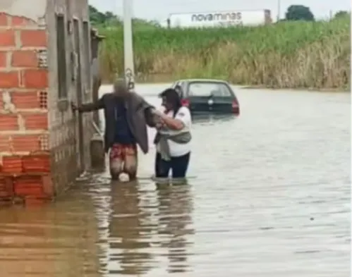 
				
					Cidades da Bahia decretam estado de emergência devido às fortes chuvas
				
				