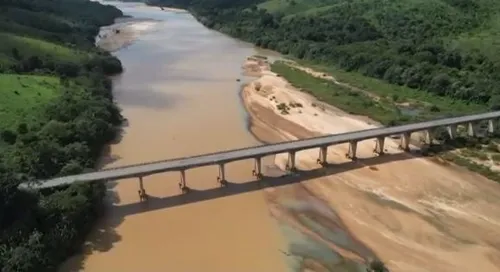 
				
					DNIT anuncia construção de uma nova ponte sobre o Rio Jequitinhonha
				
				