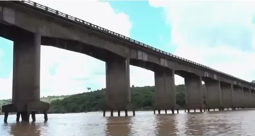 
				
					DNIT anuncia construção de uma nova ponte sobre o Rio Jequitinhonha
				
				