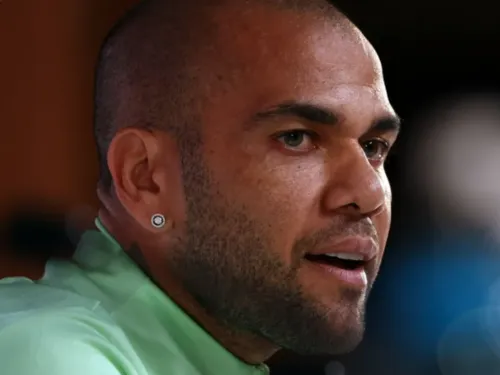 
				
					Daniel Alves tem nova vitória na Justiça e ganhará valor milionário
				
				