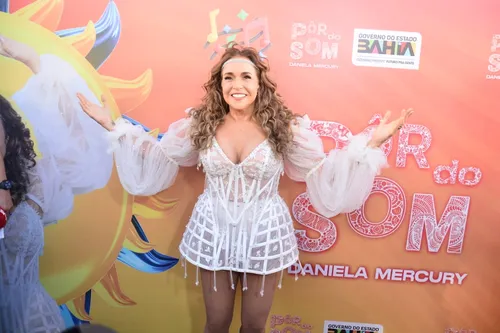 
				
					Daniela Mercury defende religiões de matriz africana e manda recado
				
				