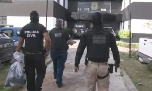 
				
					Dezessete suspeitos são presos por tráfico de armas e drogas na Bahia
				
				