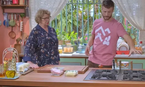 
				
					Dia das Mães: aprenda a torta quente de presunto de Rodrigo Hilbert
				
				
