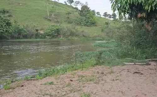 
				
					Dois irmãos de 17 e 21 anos morrem afogados em rio no sul da Bahia
				
				