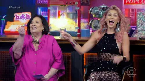 
				
					Dona Déa e Lívia Andrade selam a paz na Globo: 'Nunca perceberam'
				
				