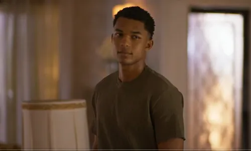 
					'Dona de Mim': Samuel chuta Leona e engata novo romance
				
				