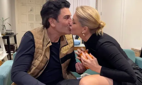 
				
					Ana Hickmann e Edu Guedes se casam em segredo; casal já planeja filho
				
				