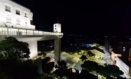 
				
					Elevador Lacerda reabre com entrada grátis e funciona 24h no Carnaval
				
				