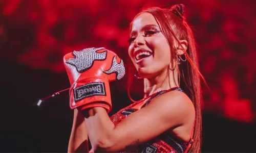 
				
					Anitta recebe diagnóstico 'severo' de doença e faz desabafo na web
				
				