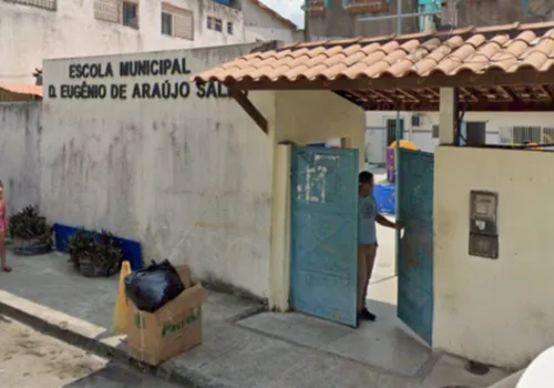 
				
					Escola é alvo de ações criminosas duas vezes na mesma semana na Bahia
				
				