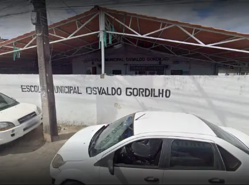 
				
					Escola é invadida e tem carnes do estoque de merenda roubadas na Bahia
				
				