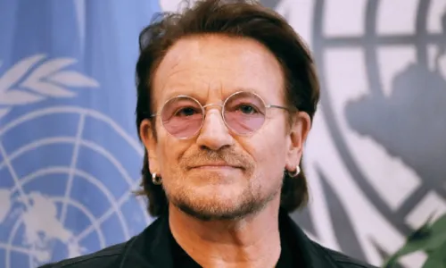
				
					Bono Vox completa 65 anos; relembre os grandes sucessos do U2
				
				