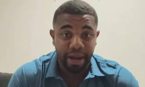 
				
					Ex-BBB Davi Brito enfrenta perrengue em viagem e se desespera: 'Dor'
				
				