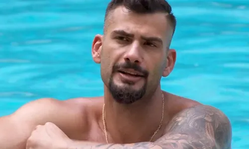 
				
					Ex-BBB Nizam alfineta namoro de Davi Brito: 'Prefere ficar enganando'
				
				