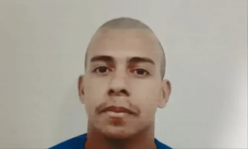 
				
					Ex-diretora de presídio na Bahia é presa suspeita de facilitar fuga
				
				