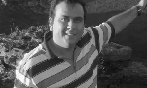 
				
					Ex-vereador é morto na frente da esposa em Canaranas, na Bahia
				
				