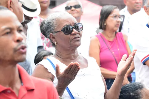 
				
					FOTOS: Devotos se reúnem em celebração a Santa Luzia em Salvador
				
				