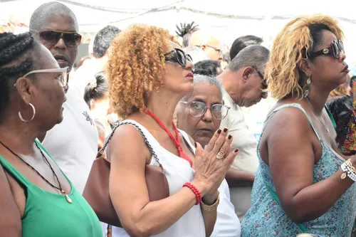 
				
					FOTOS: Devotos se reúnem em celebração a Santa Luzia em Salvador
				
				