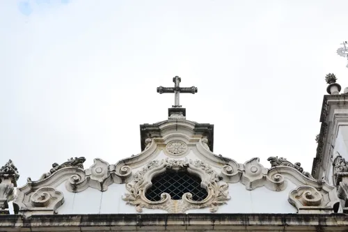 
				
					FOTOS: Devotos se reúnem em celebração a Santa Luzia em Salvador
				
				