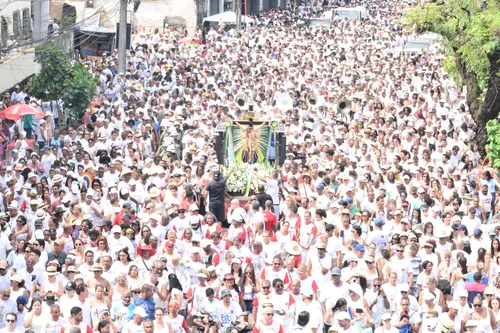 
				
					Missas e procissão marcam celebração ao Senhor do Bonfim neste domingo
				
				