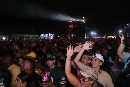 
				
					FOTOS: veja imagens do primeiro dia do Festival de Verão Salvador
				
				