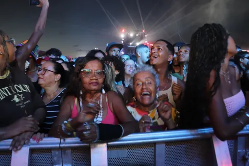 
				
					FOTOS: veja imagens do segundo dia do Festival de Verão Salvador
				
				