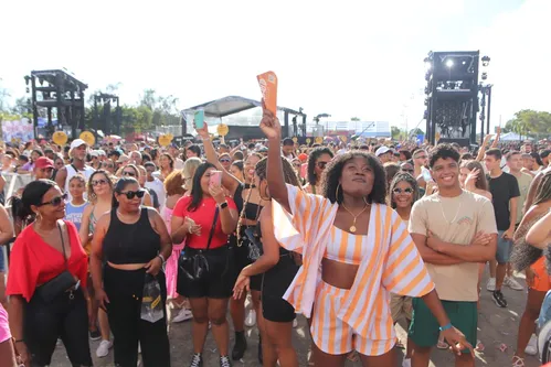 
				
					FOTOS: veja imagens do segundo dia do Festival de Verão Salvador
				
				