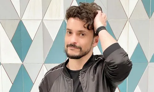 
				
					Fefito se pronuncia após demissão da RedeTV! e treta com Nelson Rubens
				
				