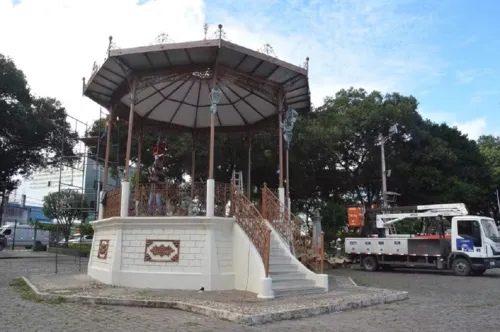 
				
					Feira de Santana: homem é assassinado e tem partes do corpo queimadas
				
				