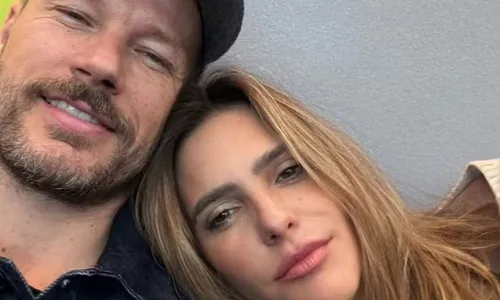 
				
					Giovanna Ewbank abre o jogo sobre ciúmes de Bruno Gagliasso com atriz
				
				
