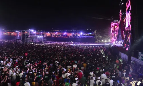 
				
					Festival Virada Salvador: Ivete Sangalo agita multidão no 1º dia
				
				