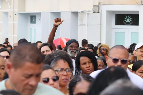 
				
					Fiéis lotam igreja em reverência à Nossa Senhora da Conceição da Praia
				
				