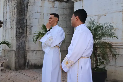 
				
					Fiéis lotam igreja em reverência à Nossa Senhora da Conceição da Praia
				
				