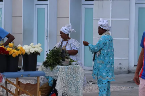 
				
					Fiéis lotam igreja em reverência à Nossa Senhora da Conceição da Praia
				
				