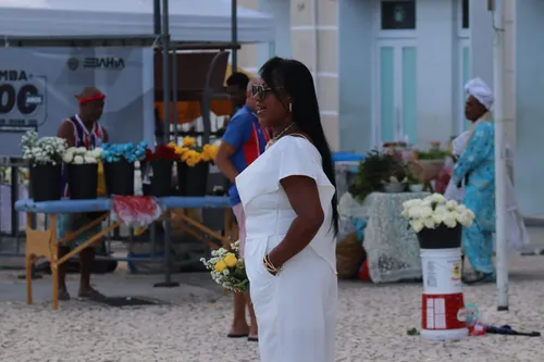 
				
					Fiéis lotam igreja em reverência à Nossa Senhora da Conceição da Praia
				
				