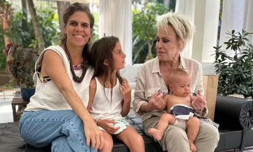 
				
					Filha agradece Ana Maria Braga por casa nova e rebate críticas da web
				
				