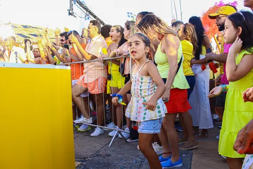 
				
					Filhas de Ivete Sangalo roubam a cena em gravação de EP em Salvador
				
				