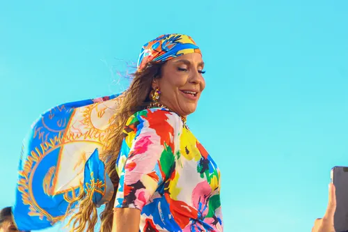 
				
					Ivete Sangalo abre as portas para o verão com novo EP; confira
				
				